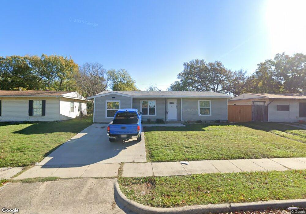 1105 Shawnee Trace, Grand Prairie, TX 75051 - photo 1