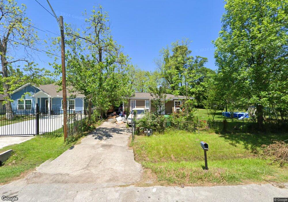 5825 Gaston St, Houston, TX 77016 - photo 1