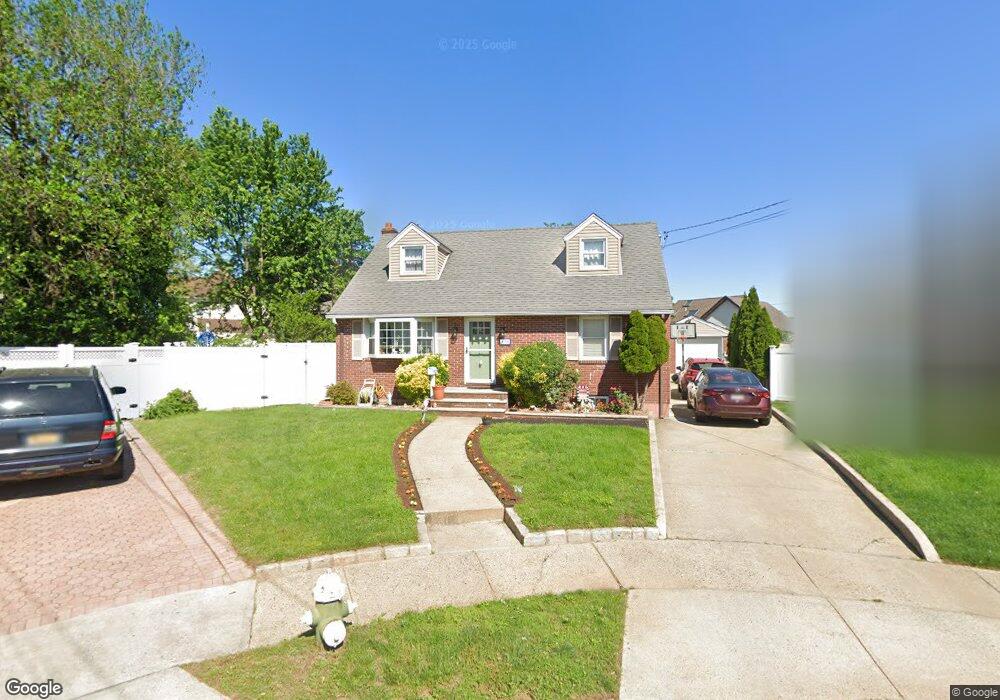 258 Oak St, West Hempstead, NY 11552 - photo 1