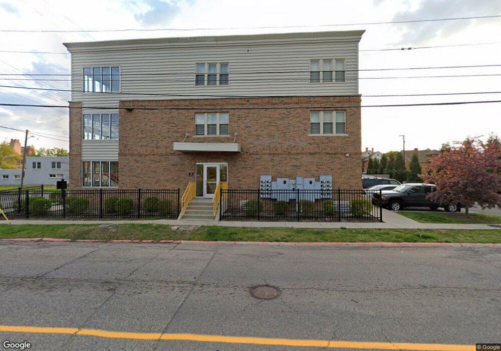 327 W Court St, Flint, MI 48502 - photo 1