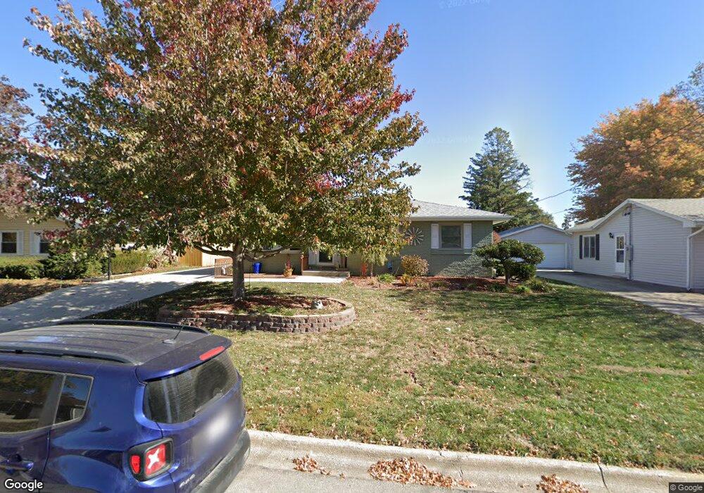 210 E 25th St N, Newton, IA 50208 - photo 1