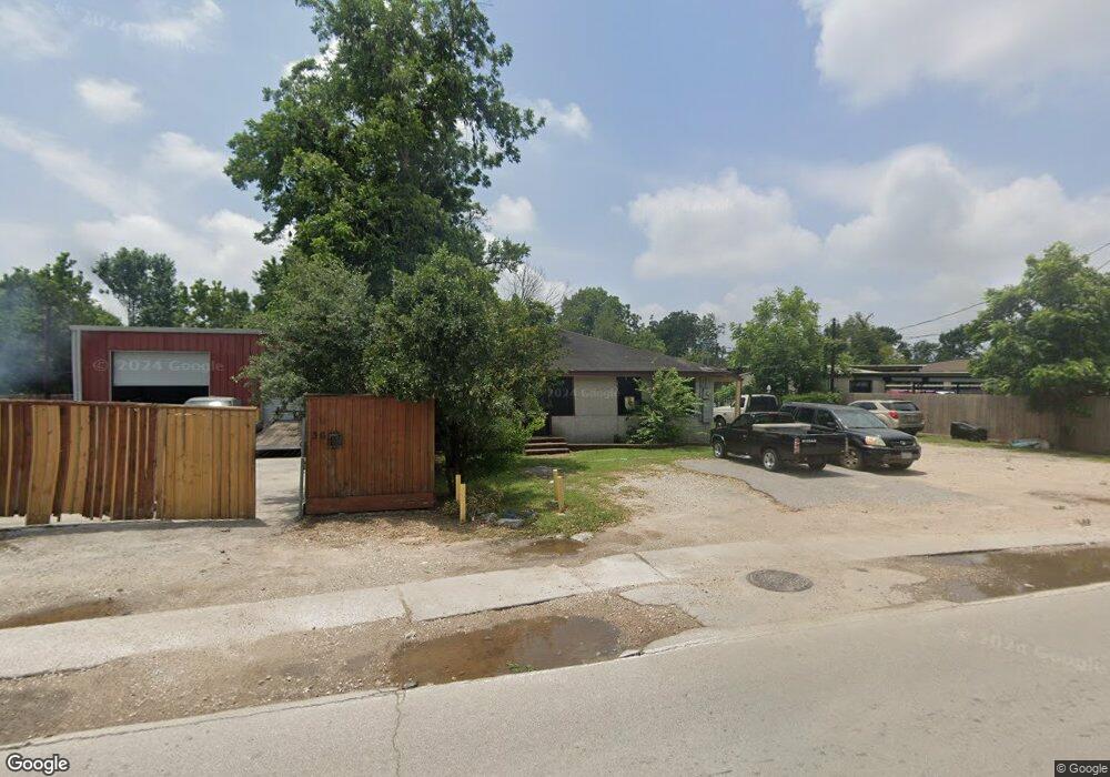 34 Berry Rd, Houston, TX 77022 - photo 1