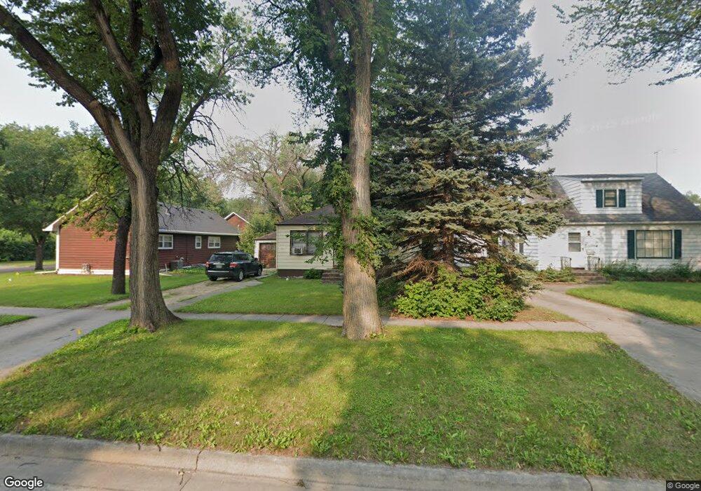 1606 10th St N, Fargo, ND 58102 - photo 1