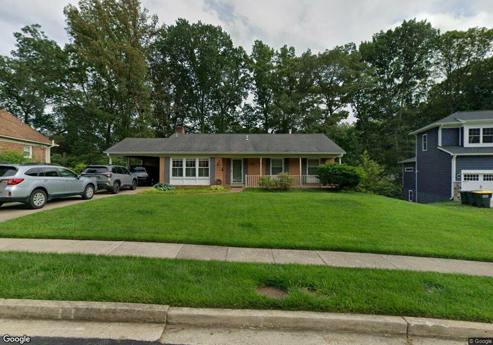 9429 Winterberry Ln, Fairfax, VA 22032 - photo 1