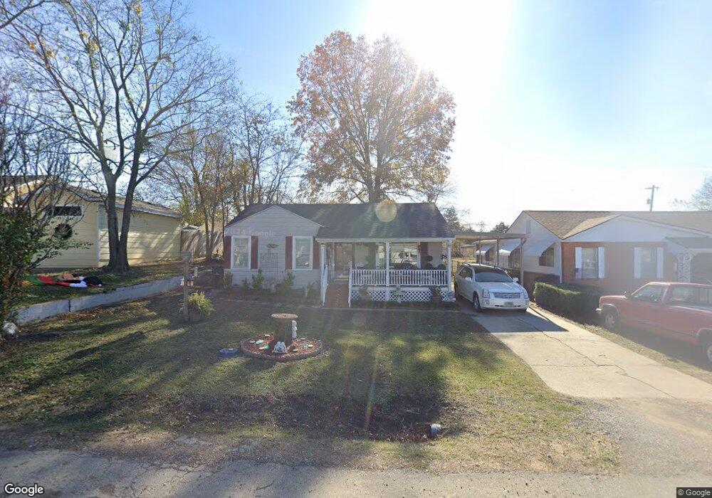 211 Choctaw St, Henryetta, OK 74437 - photo 1