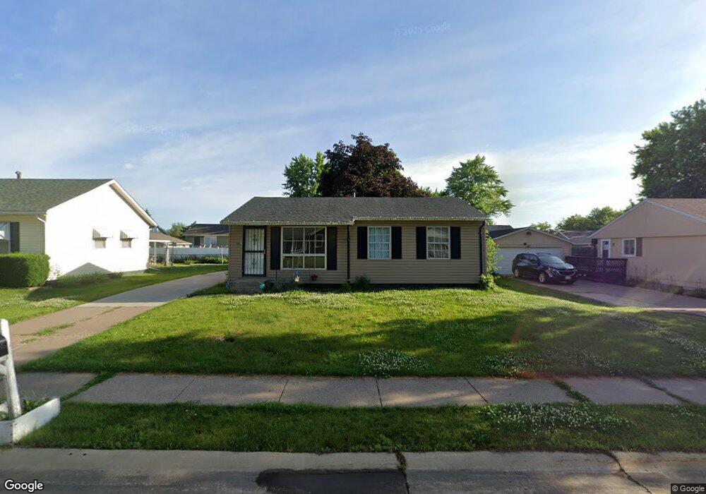 2132 W 54th St, Davenport, IA 52806 - photo 1