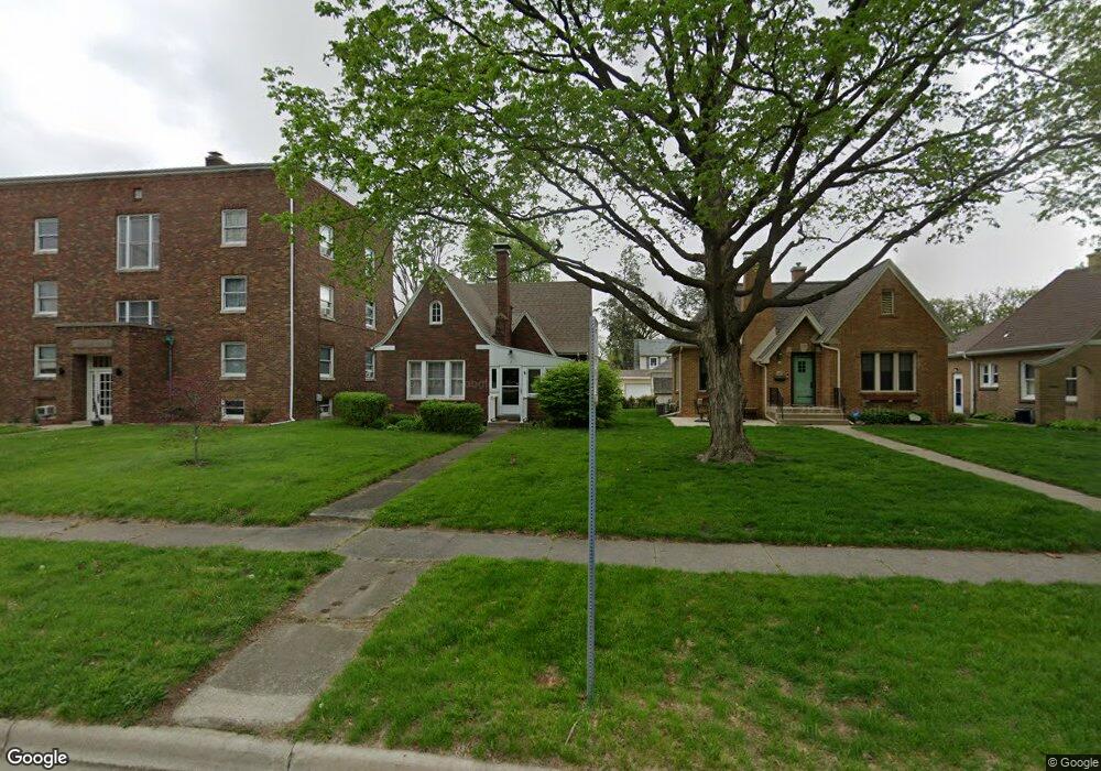 2 Latham Place, Lincoln, IL 62656 - photo 1