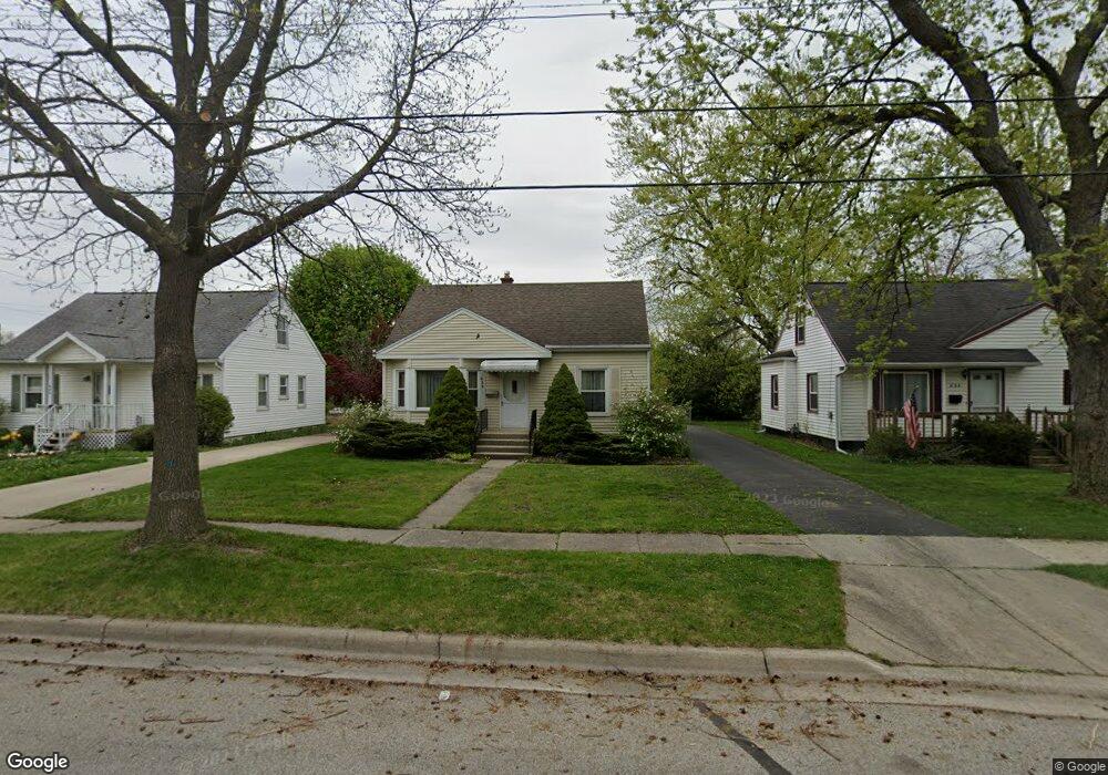 638 Grand St, Adrian, MI 49221 - photo 1