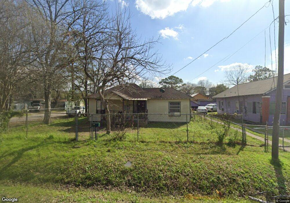 922 Lindale St, Houston, TX 77022 - photo 1