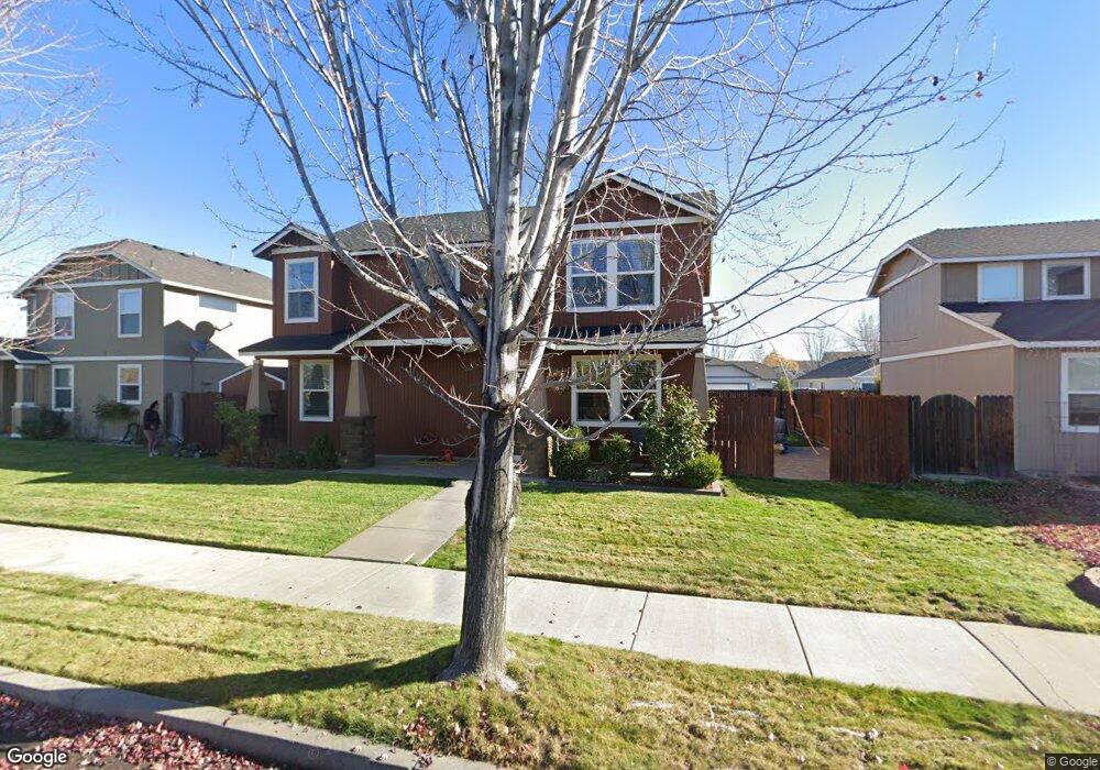 1320 NE 3rd St, Redmond, OR 97756 - photo 1