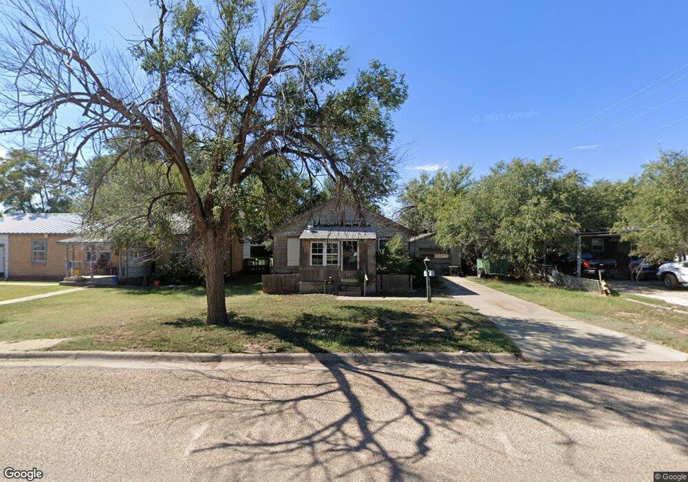321 N Porter Ave, Dumas, TX 79029 - photo 1