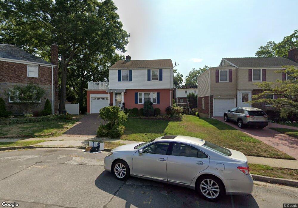 3 Damson Ln, Valley Stream, NY 11581 - photo 1