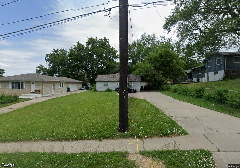 1203 E Watrous Ave, Des Moines, IA 50315 - photo 1