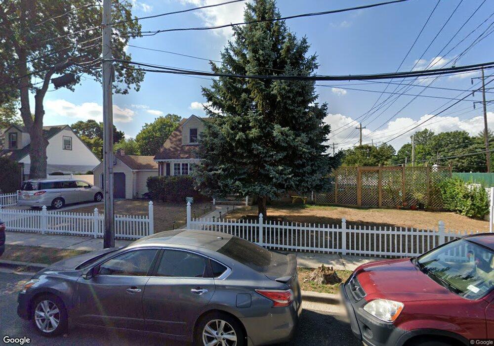 502 Chestnut St, West Hempstead, NY 11552 - photo 1