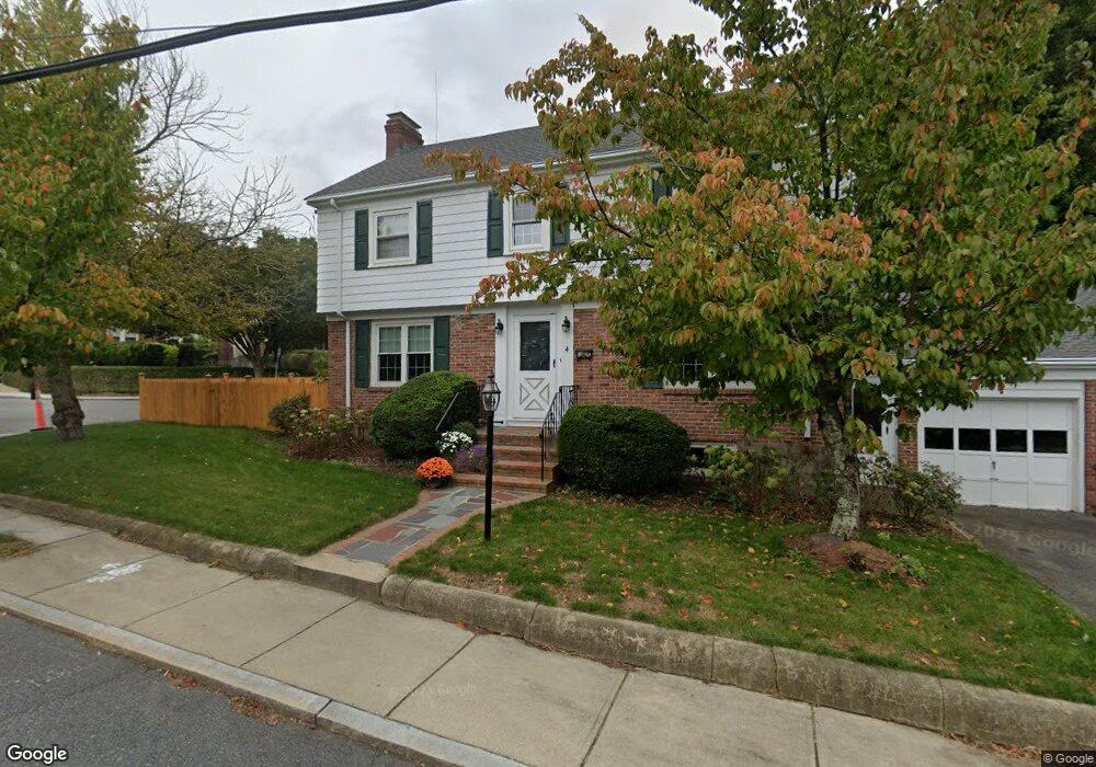 4 Lantern Ln, West Roxbury, MA 02132 - photo 1