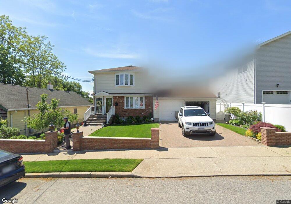 841 Garfield St, Franklin Square, NY 11010 - photo 1