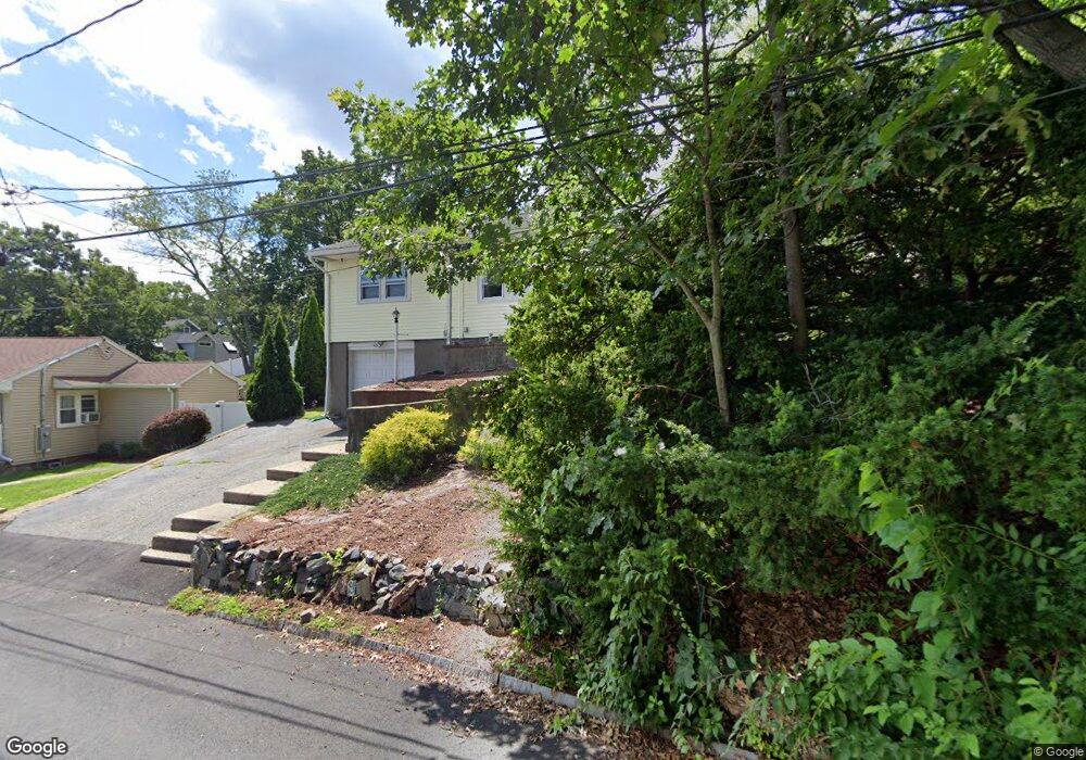 4 Hinston Rd, Woburn, MA 01801 - photo 1