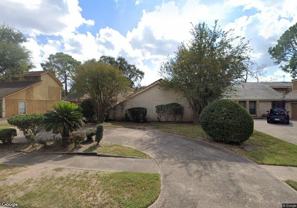 6015 Elkwood Forest Dr, Houston, TX 77088 - photo 1