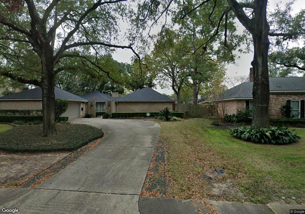 10103 Chevy Chase Dr, Houston, TX 77042 - photo 1