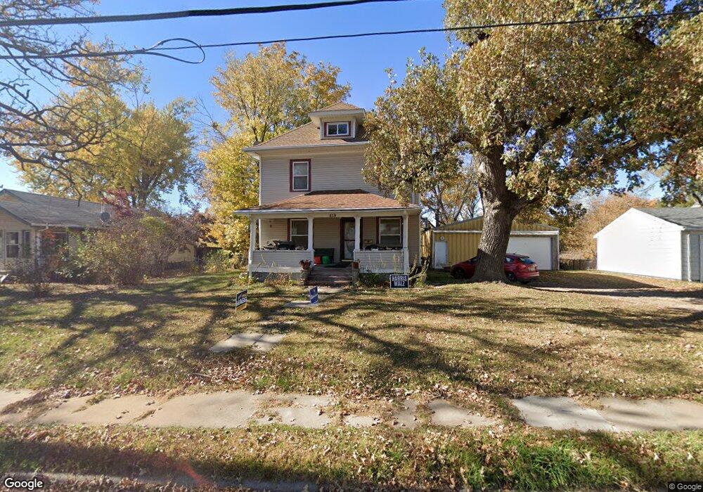 819 1st St N, Newton, IA 50208 - photo 1