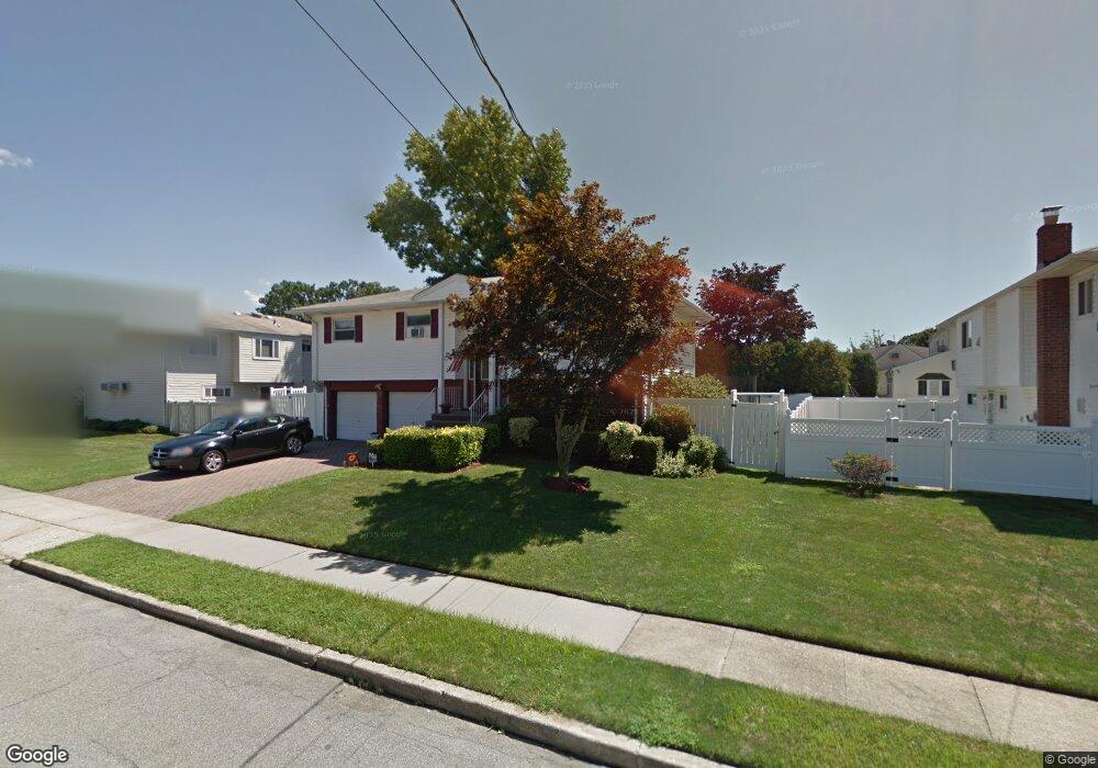 17 Sherwood Dr, Bethpage, NY 11714 - photo 1