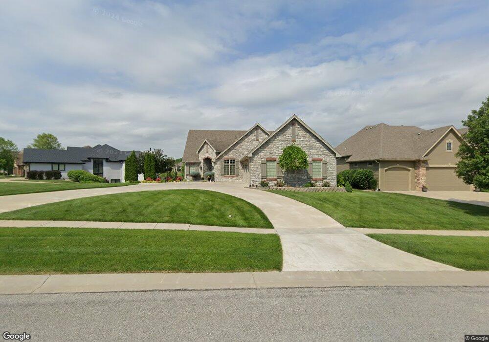 4405 SW Shenandoah Rd, Topeka, KS 66610 - photo 1