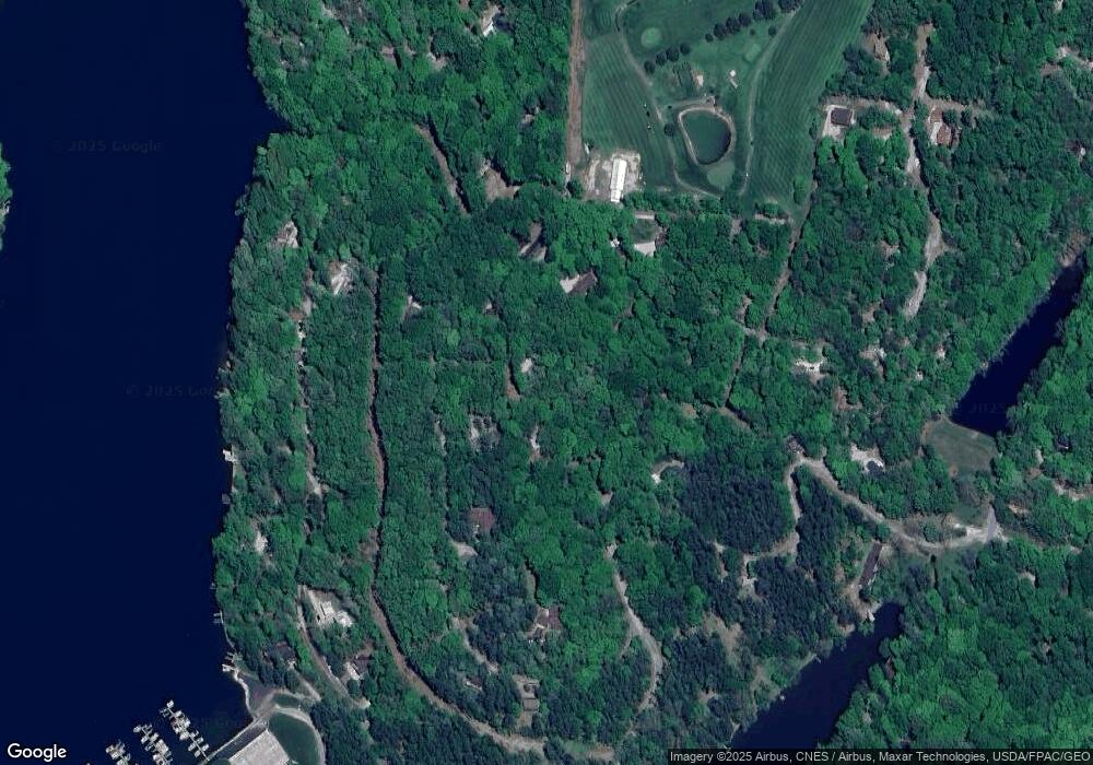 594 Navajo Ln, Hide A Way Hills, OH 43107 - photo 1