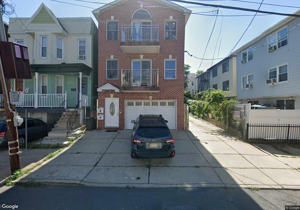 10 van Wagenen Ave unit 2, Jersey City, NJ 07306 - photo 1