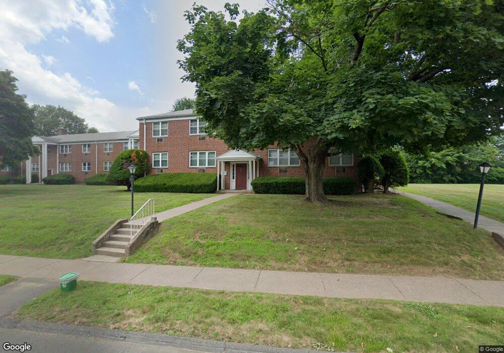 53 Sky View Dr unit 2B, West Hartford, CT 06117 - photo 1