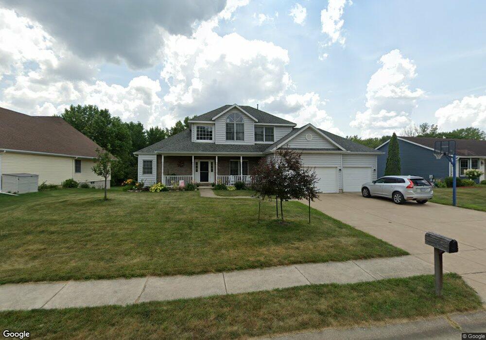 2825 W 44th St, Davenport, IA 52806 - photo 1