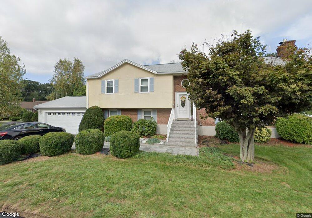 31 Fieldstone Dr, Stoneham, MA 02180 - photo 1