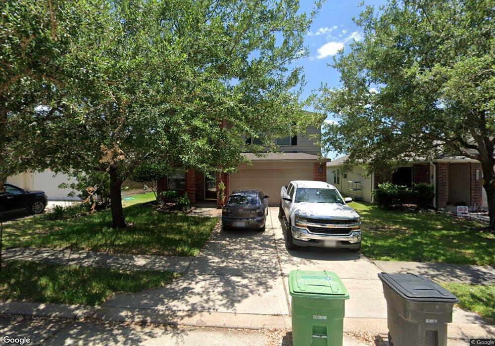 10319 Kinsdale Crossing Ln, Houston, TX 77075 - photo 1