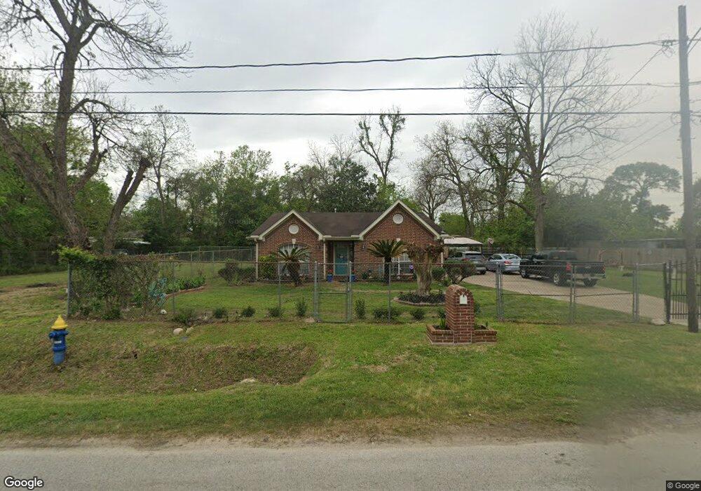 1031 Lucky St, Houston, TX 77088 - photo 1