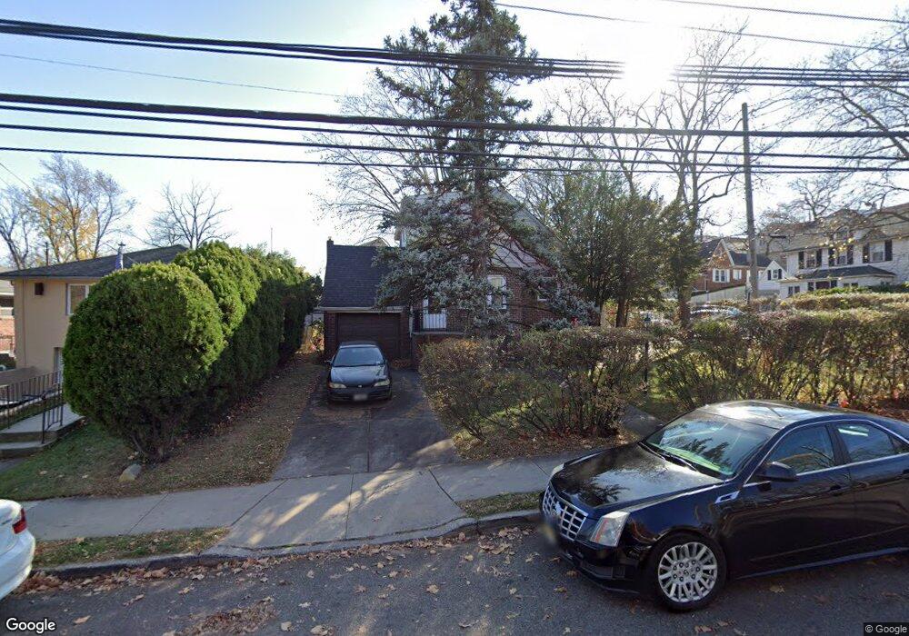 1300 Victory Blvd, Staten Island, NY 10301 - photo 1