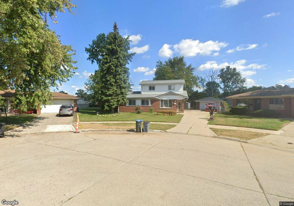 10305 N Oak Dr, Ferndale, MI 48220 - photo 1