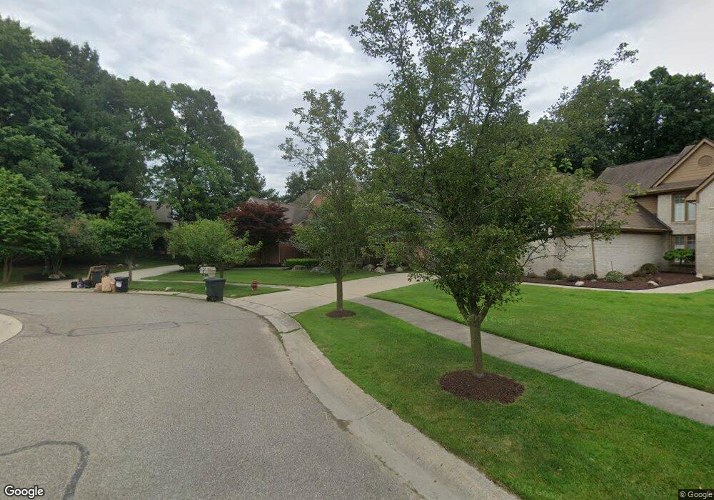 7081 S Oak Ct E, West Bloomfield, MI 48323 - photo 1