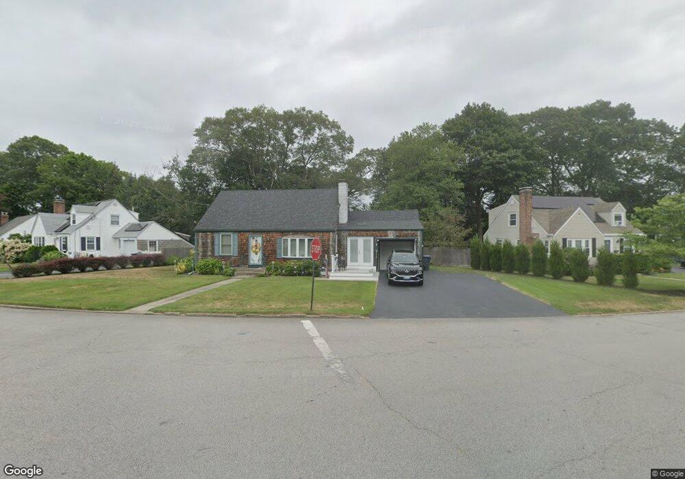 2 Pilgrim Dr, Warwick, RI 02888 - photo 1