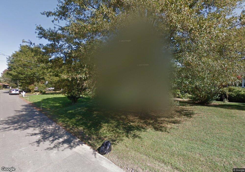 8709 Standish Rd, Alexandria, VA 22308 - photo 1