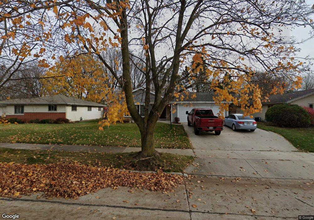 919 N 24th St, Manitowoc, WI 54220 - photo 1