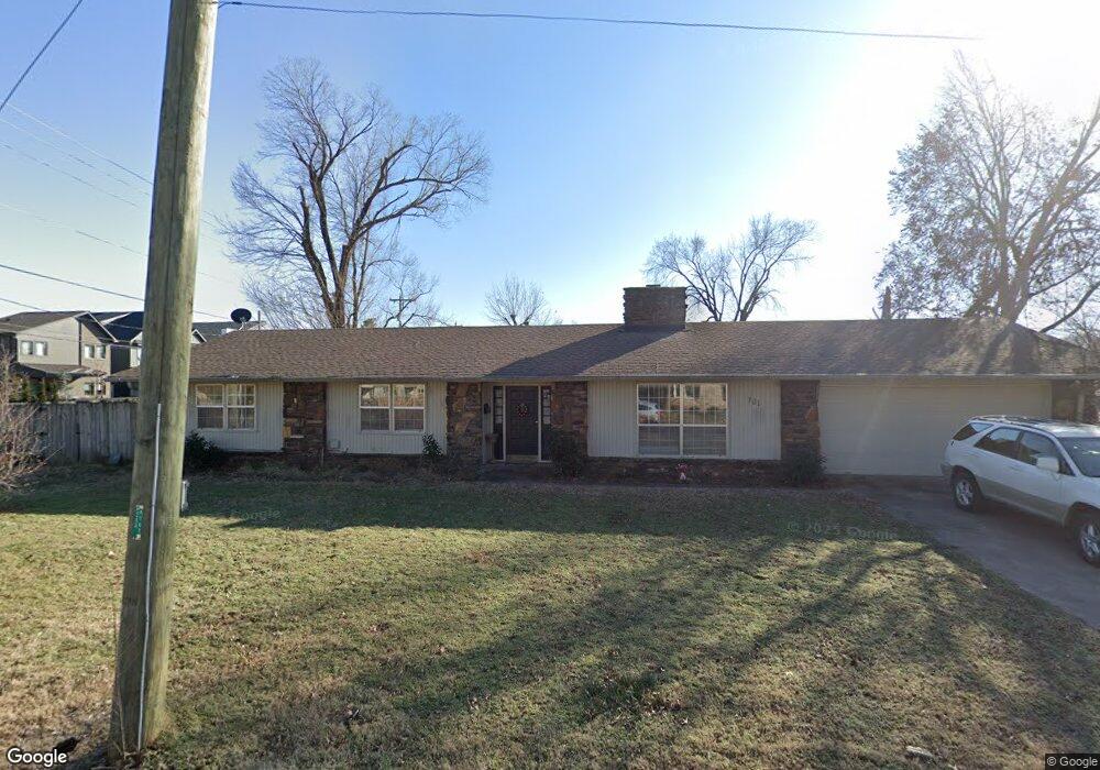 701 NW 7th St, Bentonville, AR 72712 - photo 1