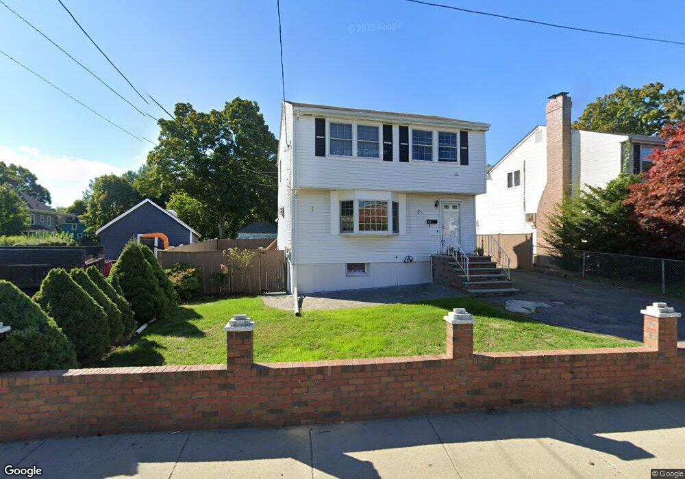 22 Lake St, Waltham, MA 02451 - photo 1