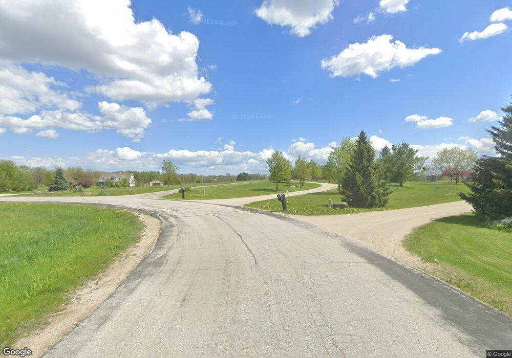 8192 Broadview Ln, Kewaskum, WI 53040 - photo 1