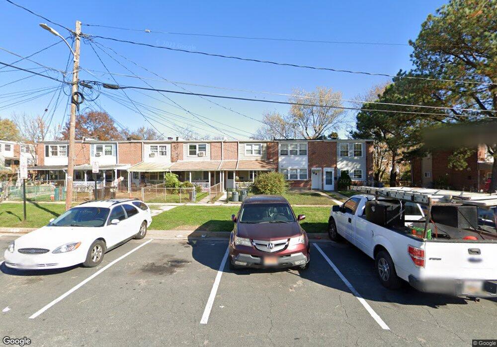 914 Imperial Ct, Halethorpe, MD 21227 - photo 1