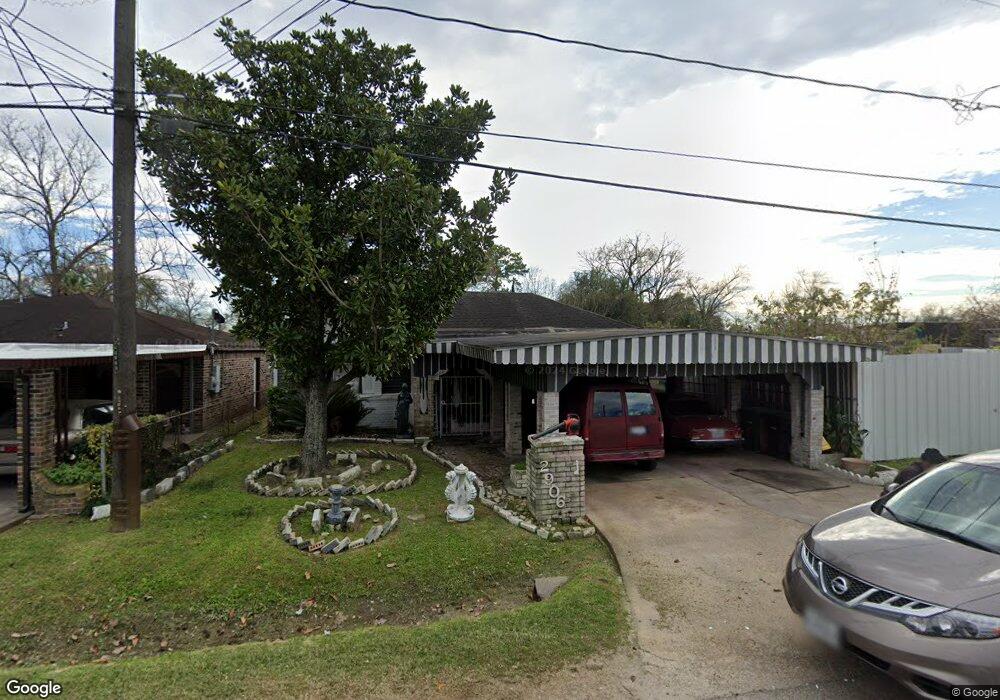 2906 Melbourne St, Houston, TX 77026 - photo 1