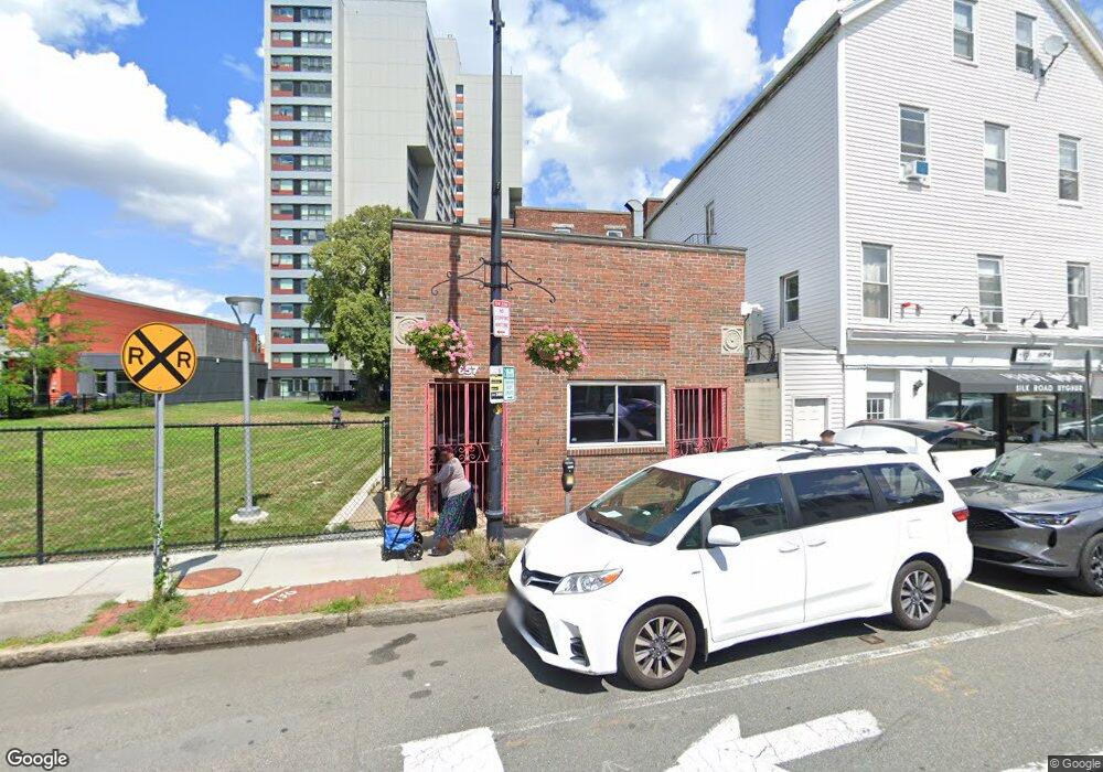 657 Cambridge St, Cambridge, MA 02141 - photo 1