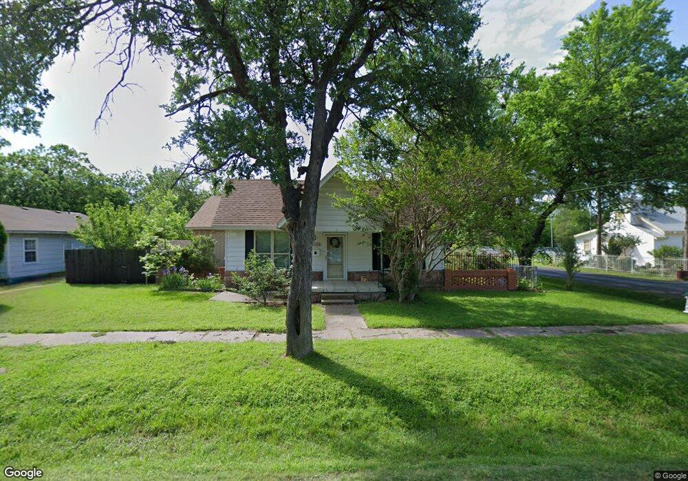 209 W Burnett St, Ennis, TX 75119 - photo 1