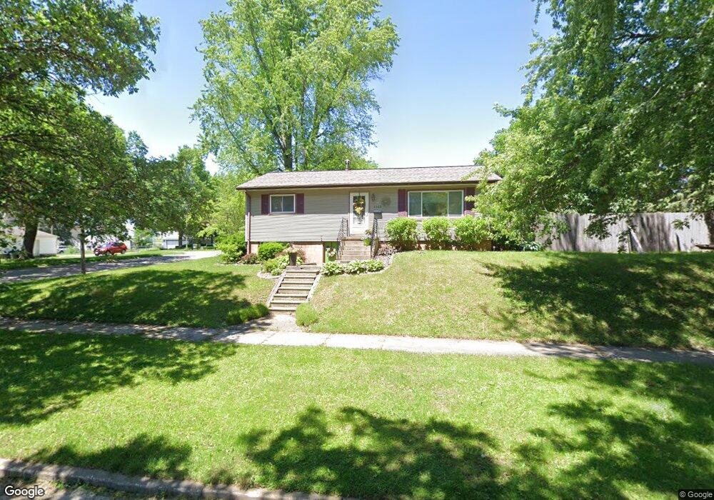 1323 W 3rd St, Cedar Falls, IA 50613 - photo 1