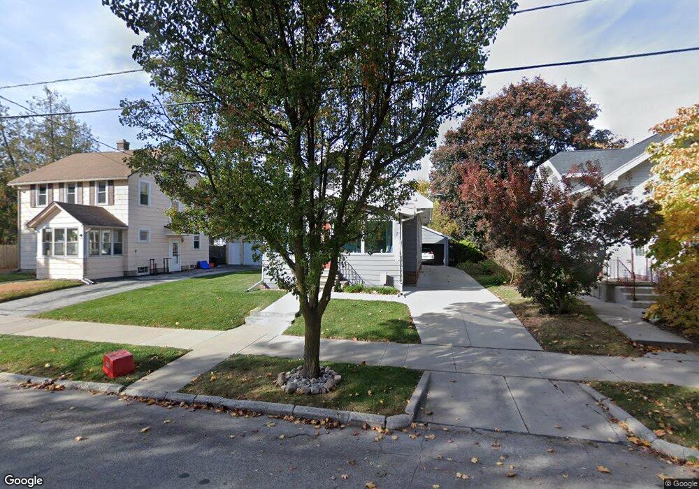 916 N 15th St, Manitowoc, WI 54220 - photo 1