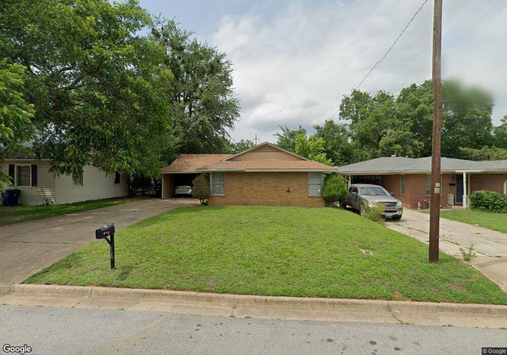 721 W Bullock St, Denison, TX 75020 - photo 1