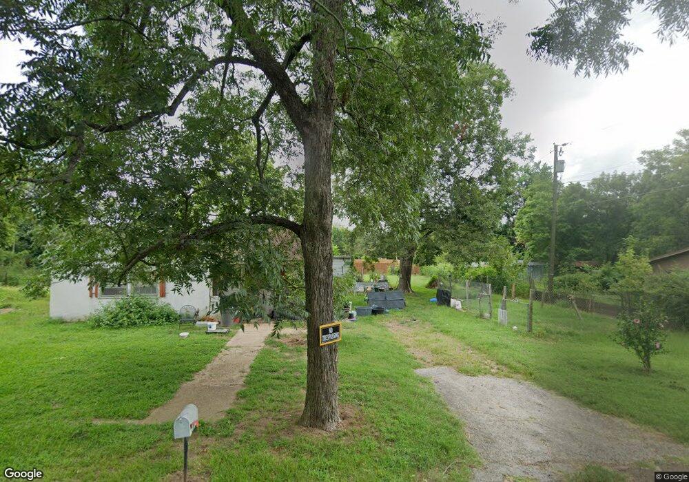 820 N J St, Hugo, OK 74743 - photo 1